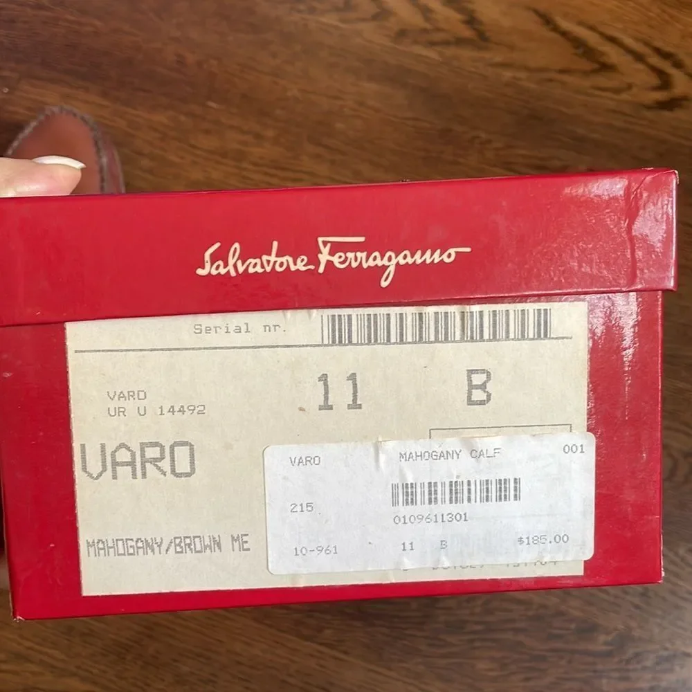 Vtg Salvatore Ferragamo “Varo” mahogany/brown slip on loafers‎ on original box